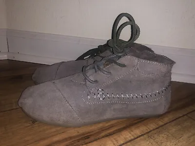Toms Tribal Boots Grey Suede Lace-up Gray Moccasin Ankle Booties Women Size 6 • $16