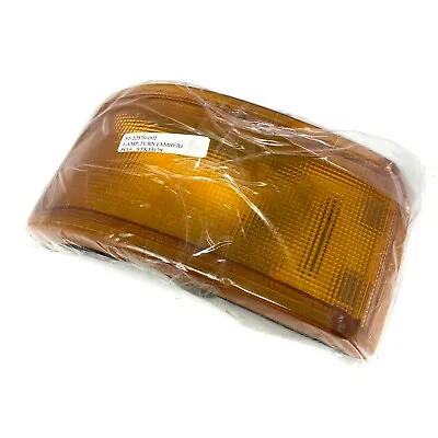 Coach Bus Front Turn Signal Lamp Amber 51-22539-002 Gillig STK35178 NABI 0601C  • $50.98