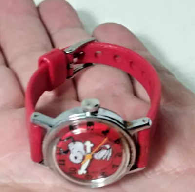 Vtg Circa 1960s Skipping Snoopy Wind Up Watch - Currently Running Fine • $24.99