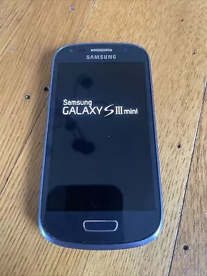 Samsung Galaxy S III (S3) 8GB - Blue (AT&T) • $22