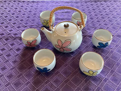 Vintage 7 Piece Japanese Tea Set Teapot And Six Teacups  • $30