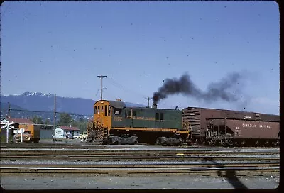 MB10-22 Original Colour Slide Pacific Great Eastern MLW S13 #1002 N. Vancouver • $2.19