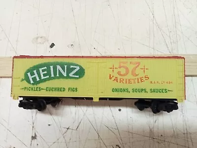 HO Bachmann  40' Box Car Heinz • $14