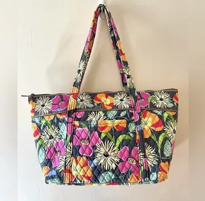 Vera Bradley Large Tote Floral • $40