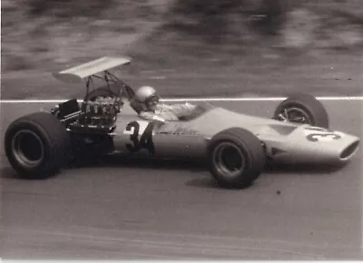 McLAREN FORD M7A DRIVER BRUCE McLAREN BRANDS HATCH G.P. PRACTICE 20/7/68 PHOTO • $11.35