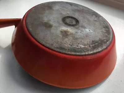 £10 • Buy 28cm LE CREUSET CAST IRON ORANGE SKILLET PAN HALF WOOD HANDLE HANGING LOOP