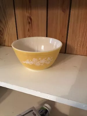 Vintage Pyrex Butterfly Gold Nesting Mixing Bowl  #402 1 1/2 Quart • $17.97