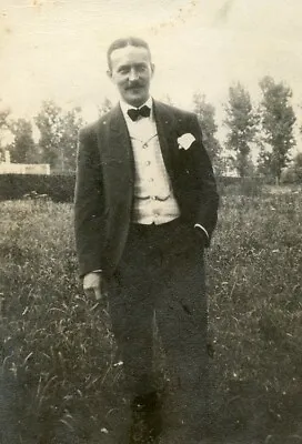 BC196 Original Vintage Photo MAN SMOKING CIGARETTE MIDDLE PART SUIT C 1900's • $5.50