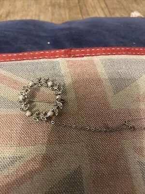£3 • Buy Round Marcasite Wreath Brooch With Safety Chain
