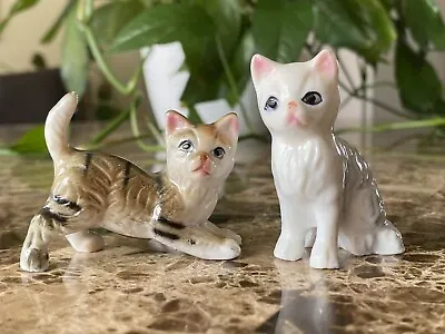 Set Of 2 Small Vintage CAT Figurines Bone China TAIWAN Kitten Kitty Ceramic Lot • $12.99