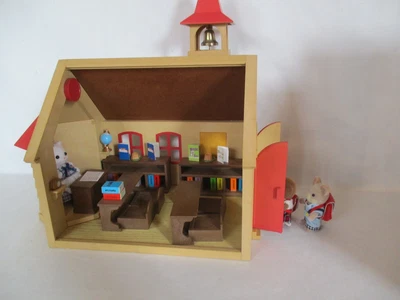 £18 • Buy Sylvanian Vintage School,  With Desks, Chairs, Bookcases, Teacher, Pupils