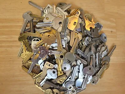 Lot Of 200 Vintage Key Blanks Automotive & More Wholesale Dealer NOS NORS Parts • $39.50