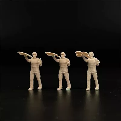 1/72 Scale Resin Model 3 Drone Operator Soldier Figures Military Miniature • $12