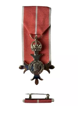 Full Size Court Mounted MBE Military Medal & A Pin On Ribbon Bar • £37