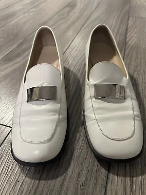 Gucci Women's Silver G Leather Low Heel Loafer Cream/Off White Size 8.5 • $55