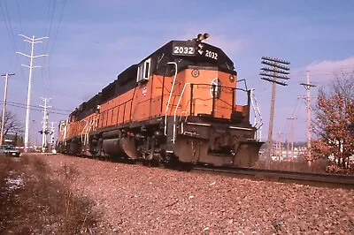 AD: Dupe Slide MILW Milwaukee Road Hiawatha GP40 #2032+2 W/Train Elgin IL 1986 • $2.95