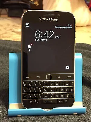 BlackBerry Classic -16GB -Black (Unlocked) --9/ 10 MINT CONDITION - ON SALE  !!! • $125