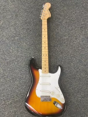 Fender Starcaster 6 String Eletric Gutiar • $189.99