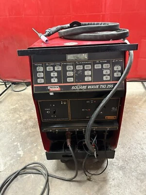 £595 • Buy Lincoln Squarewave AC/DC Tig Welder 