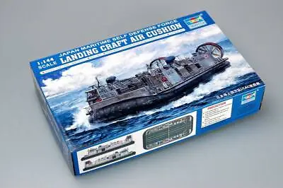 Trumpeter 00106 1:144th Scale JMSDF Landing Craft Air Cushion • £24.99