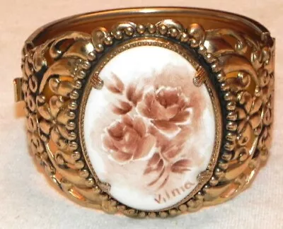 Vintage Porcelain Rose Vilnia Flower Repousse Gold Tone Hinge Bangle Bracelet • $14.50