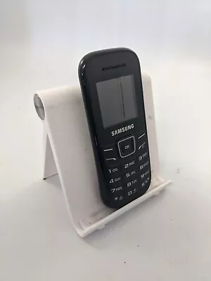 Samsung E1200 Pusha Black Unlocked 1.52  In Mini-SIM Mobile Button Phone • £11.38