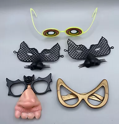 Vintage Lot Of Holloween Mask / Glasses • $15.99