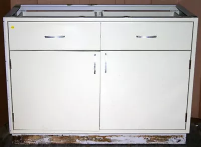 Hamilton Kewaunee Laboratory Cabinets Casework 74 Feet $120 Per Foot • $120