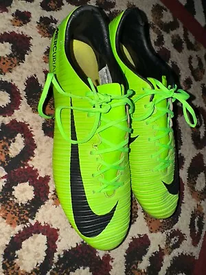 Nike Mercurial Vapor 11 (Black & Green) Size 9.5 • $100