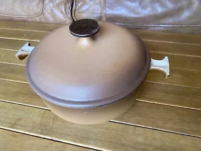 Vintage Le Creuset Cast Iron Enzo Mari La Mama No 20 Pan With Lid - Brown • £45