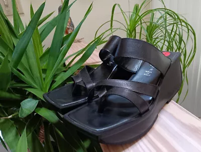 Vintage Y2K Kenneth Cole Venus Strappy Thong Wedge Platform Sandals - 7 - NEW! • $79.95