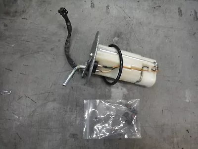 2007-2013 Kawasaki Vulcan 900 Vn900 Vn900c Gas Fuel Pump 49040-0022 • $174