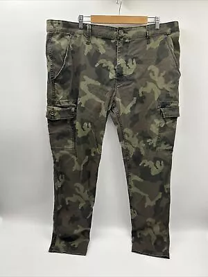True Religion Mens Camouflage Cargo Pants Size 40x31 • $49.99