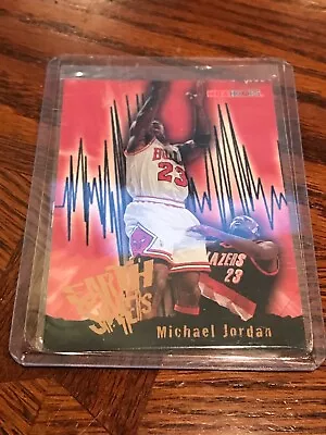 1995-96 Hoops #358 Michael Jordan ES • $6.99