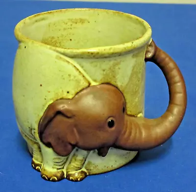 VINTAGE GEMPO Coffee Mug ELEPHANT ‘RETRO KITSCH’ Pottery - EXCELLENT NEAR NEW • $25