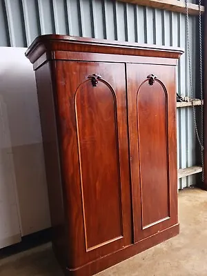 Victorian Mahogany 2 Door Wardrobe • £325