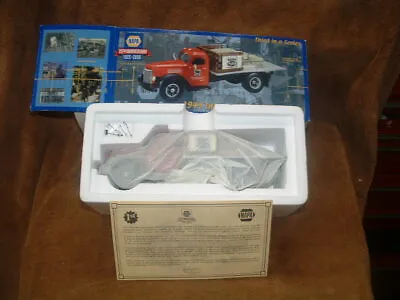 1949 International Kb-8 Stake Flat Bed Truck W/load Napa Auto Parts First Gear • $59.01