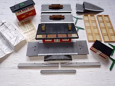 1970s Hornby OO Gauge R003 Town Station Set + Signal Box -  Good Used Condition • £21.99