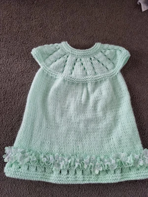 £6.50 • Buy GORGEOUS New Hand Knitted  Baby Dress DK Apple (Aqua) Green For 0 - 3 Months