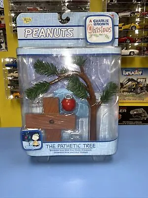 Memory Lane Peanuts A Charlie Brown Christmas   The Pathetic Tree     New  • $39.99
