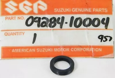 1 NOS Genuine Suzuki RM 125 250 370 PE250 PE175 DR370 Oil Dust Seal 09284-10004 • $4.09