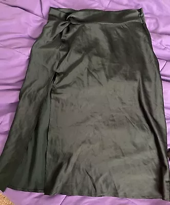Forever 21 Women’s Silk Skirt Green Size L • $5