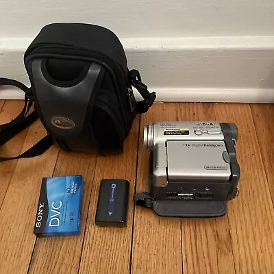 SONY Handycam DCR-TRV33 MiniDV Digital Video Camera Recorder/Case And Tape • $79.99