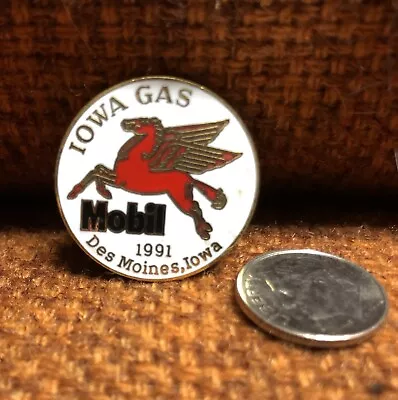 IOWA GAS 1991 Mobil Horse Gas Pin LQQK • $9.95