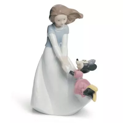 NAO Friends With Minnie Figurine 2001643 • £164.04