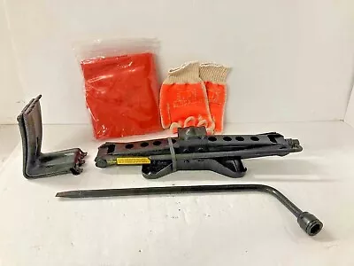 2000 GMC Jimmy S15 Jack And Tool Assembly OEM With Apron And Gloves • $112.24