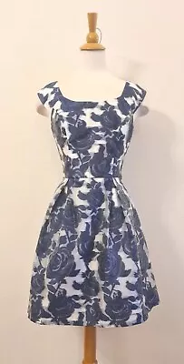 REVIEW Women's Floral Print Fit & Flare Dress Dust Blue & White Size 10 GUC • $49.95