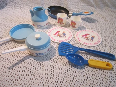 $5.99 • Buy Lot Vintage Chilton Holly Hobbie Plastic Play Dishes Pan Tea Pot Plates Cups