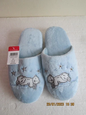 £2.25 • Buy Polar Bear With Flashing Lights  Slippers  Size 7  Brand New With Tags