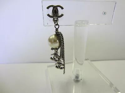 Single CHANEL Pearl With Chains EARRING • $19.99